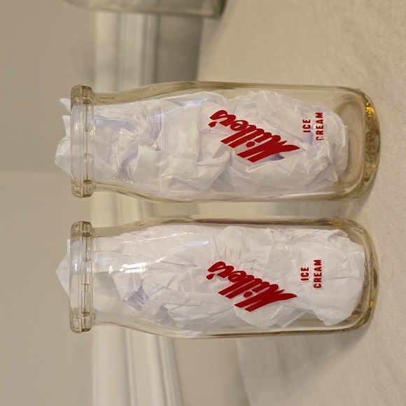 Two Miller's Milk Bottles Vintage Excellent Condition - Picture 9 of 12